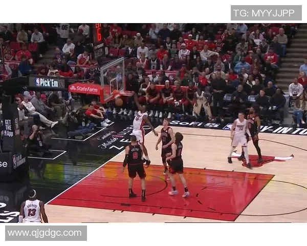 希罗表现出色阿德巴约强势发挥热火轻取低迷老鹰展现强大实力